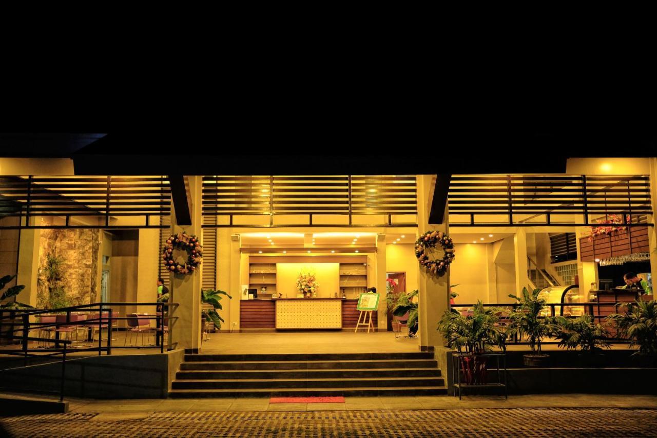 Seasons Hotel And Convention Center San Jose  Esterno foto